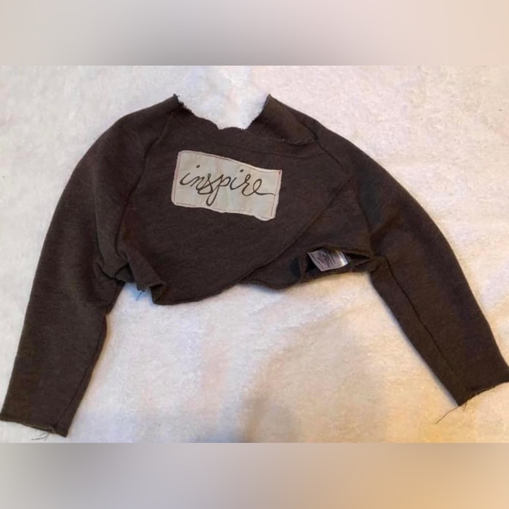 Neve & Hawk “Inspire” Carys Cross-back sweatshirt in washed black 3T